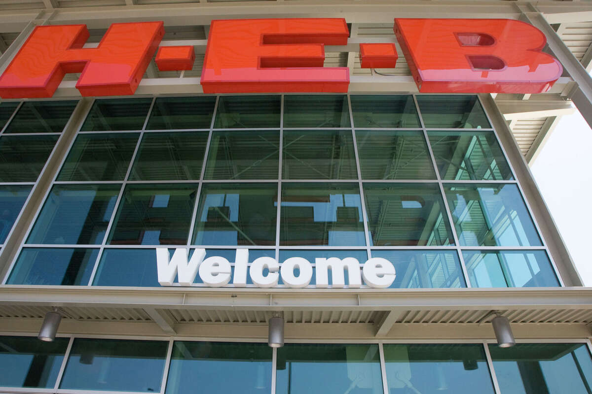 An H-E-B Market store under construction on Buffalo Speedway near Bissonet Friday, June 26, 2009, in Houston.