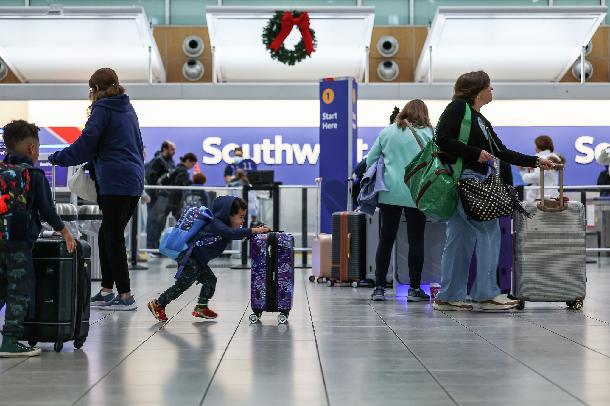 chron.com - Andrea Guzmán - Southwest Airlines took a major hit during the government shutdown