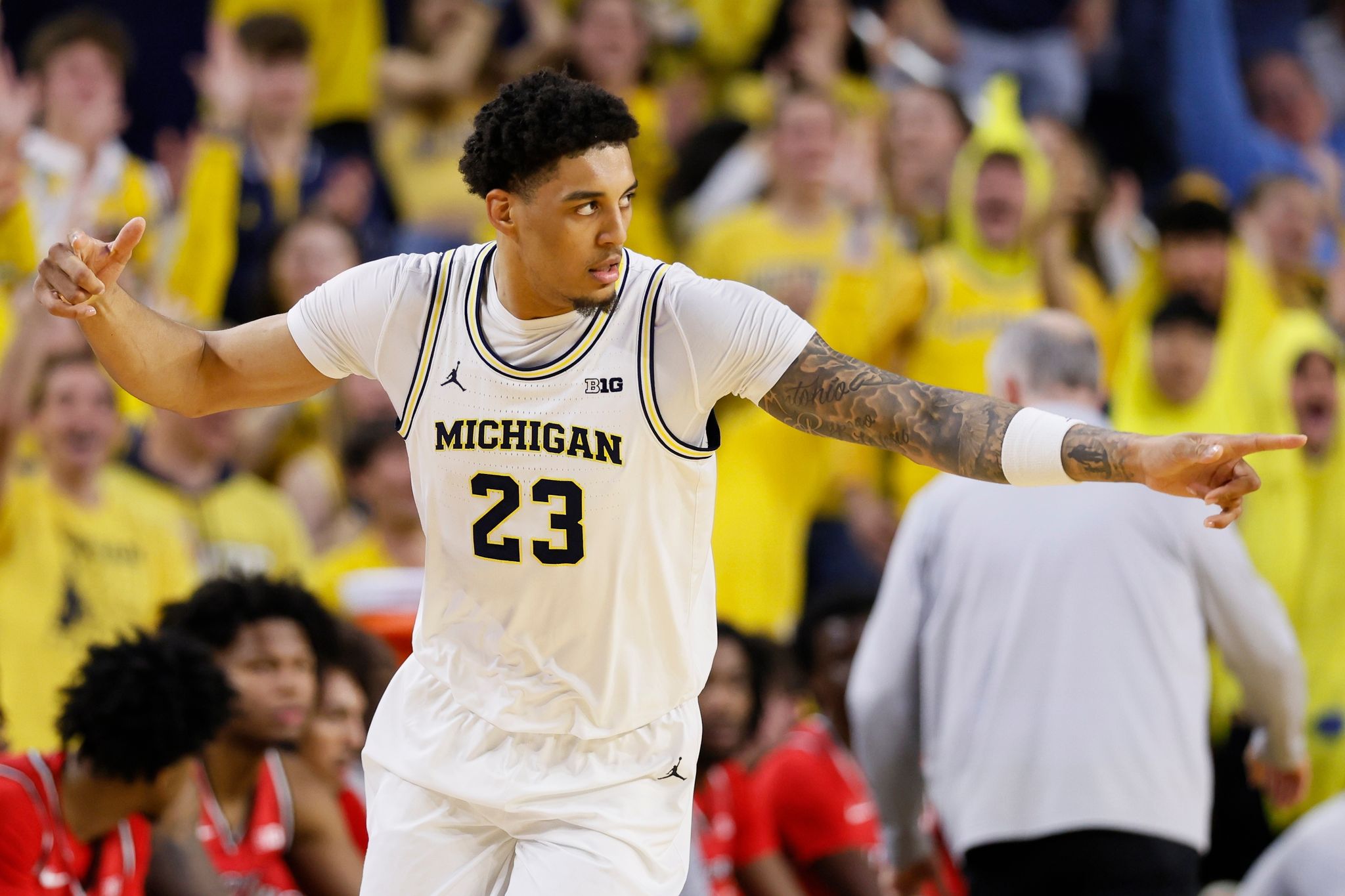 Johnson scores 22 as No. 3 Michigan routs Rutgers 101-60