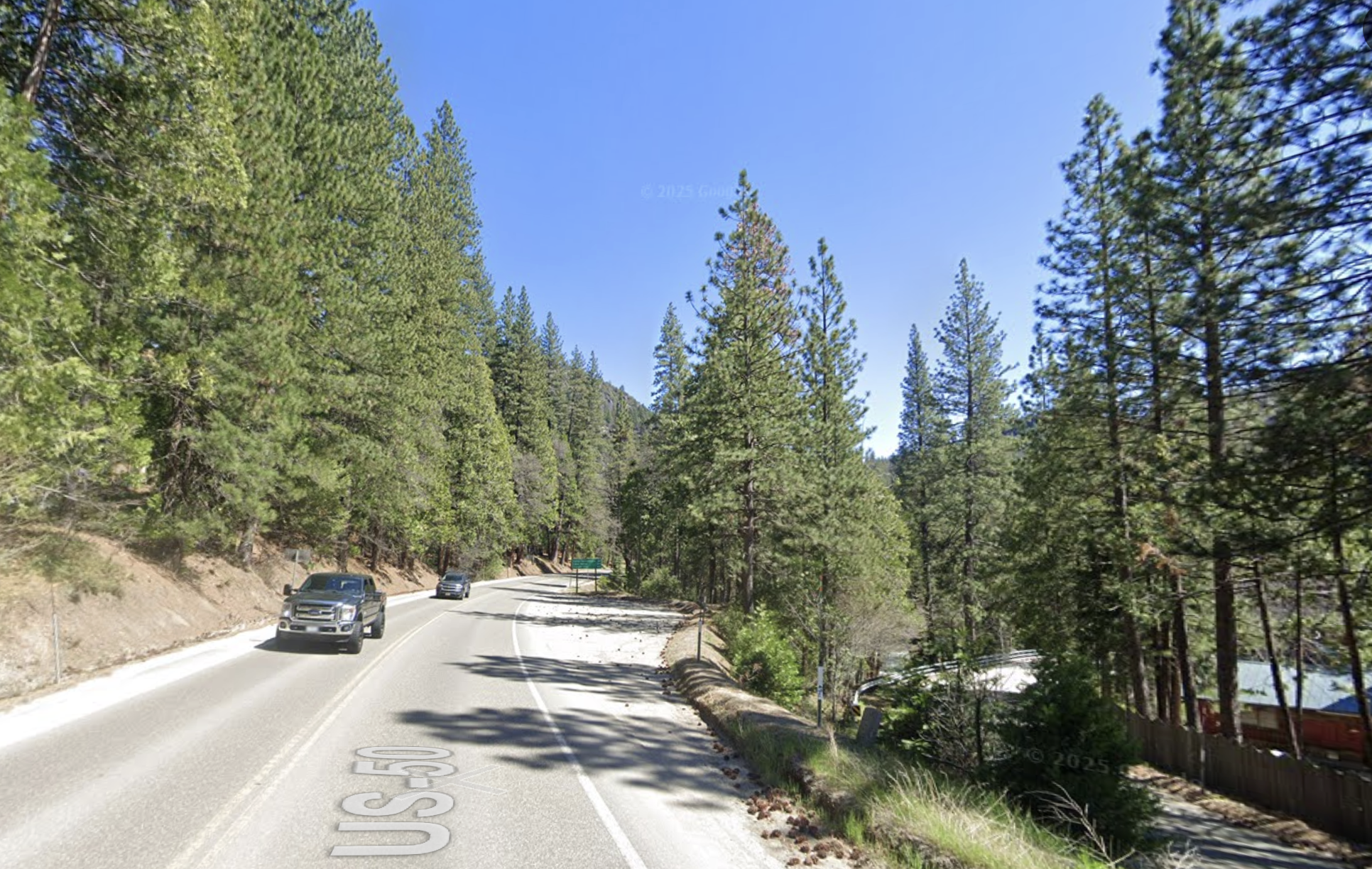 Parents dead, 2 kids injured after car crashes into tree on Highway 50