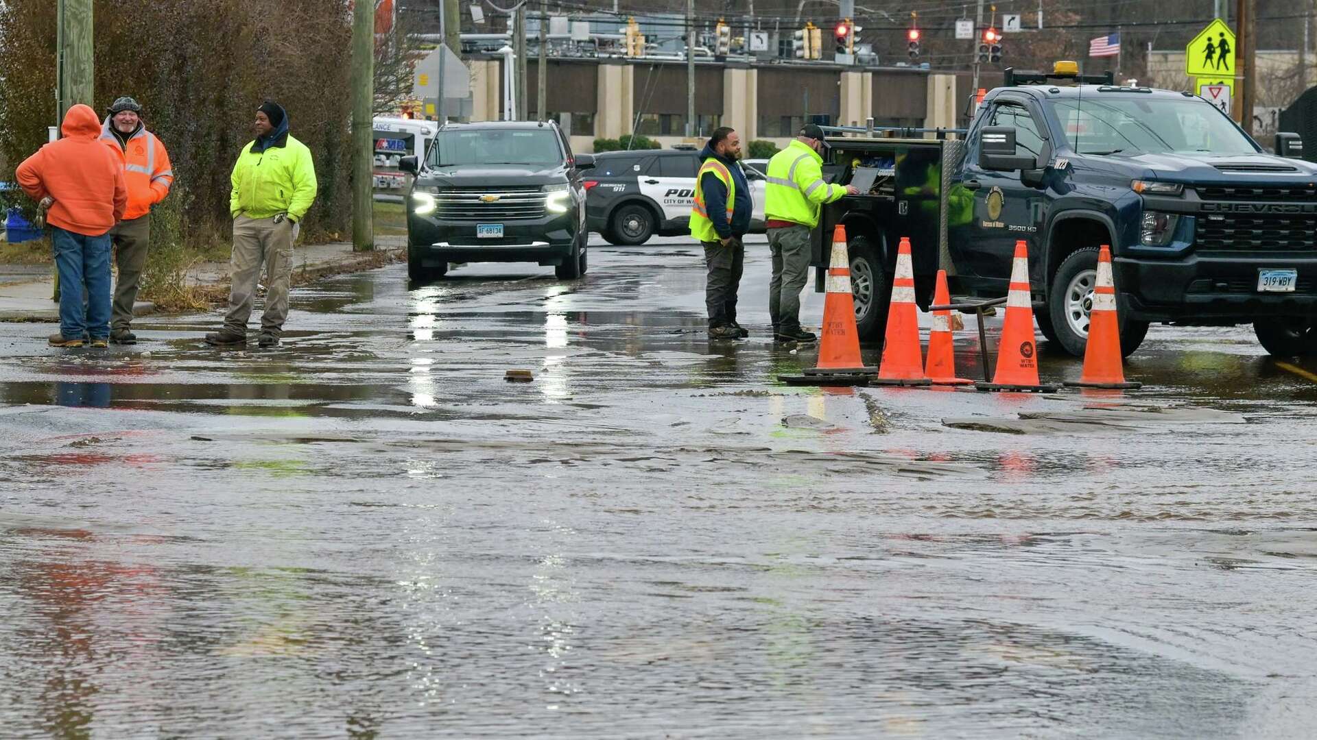 Repairs underway for Thomaston Ave. water main break in Waterbury