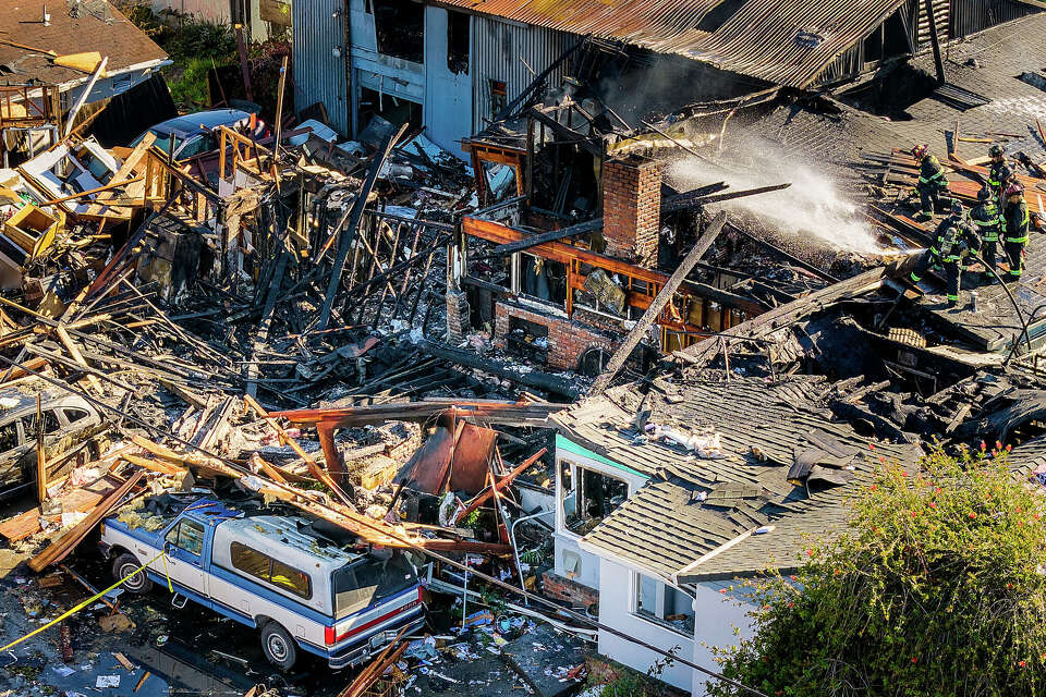 Explosion injures six near Hayward after crew strikes gas line
