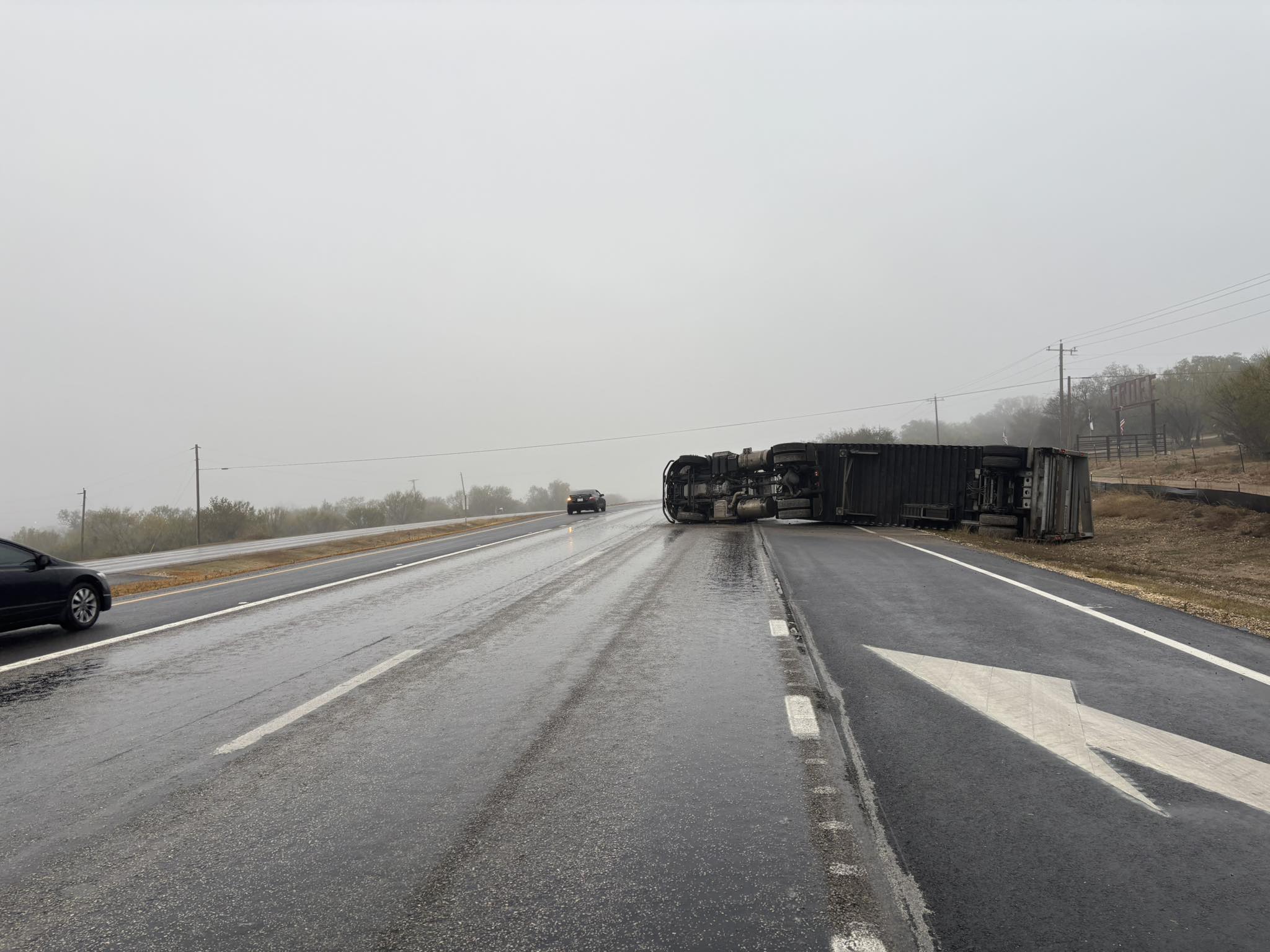 Overturned semi-truck jams traffic on Highway 90 near San Antonio