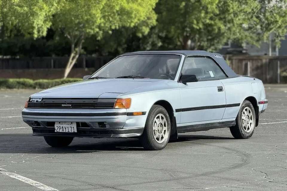 Jello Biafra auctions his 1989 Toyota Celica