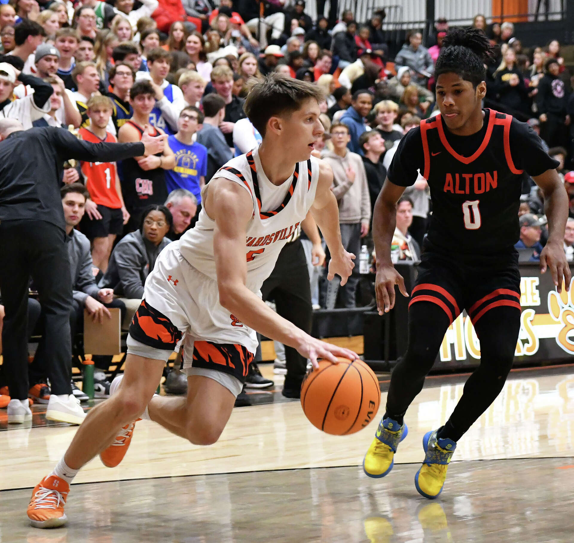 Edwardsville falls to Alton in Southwestern Conference action at EHS
