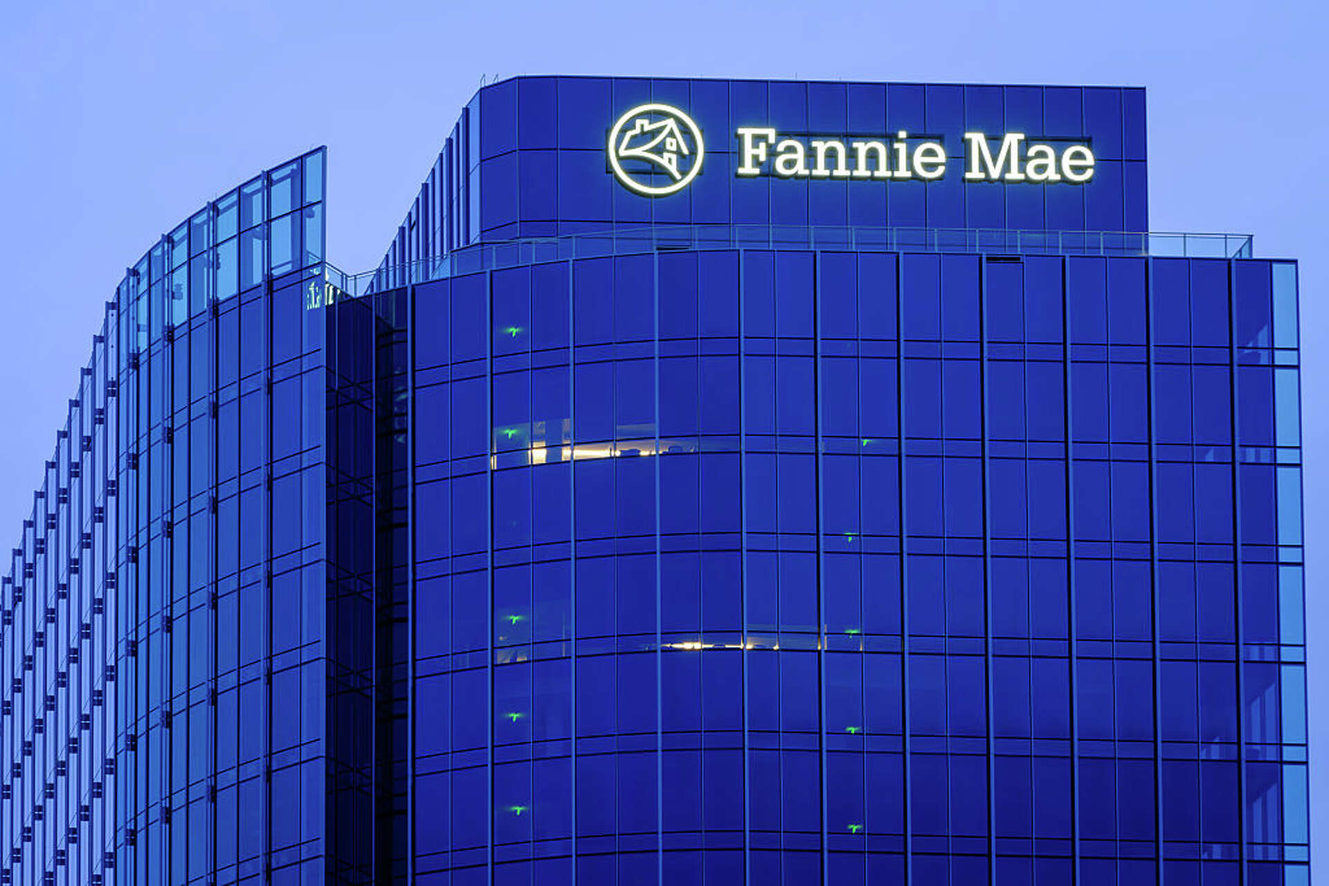 Finance giant to shutter its San Francisco office, move to the South
