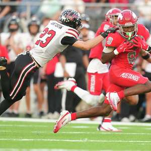 North Shore, C.E. King and Summer Creek start high school football season in top 10 of Class 6A