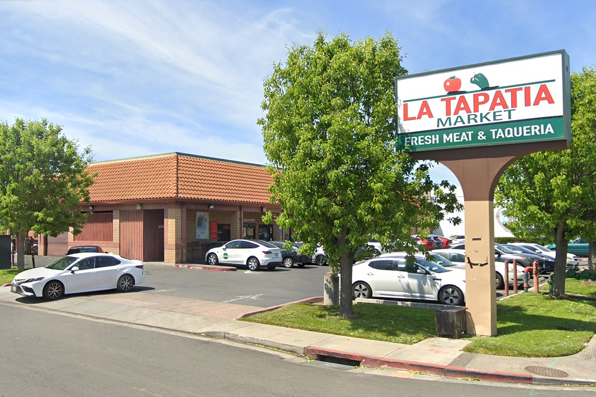 Staff at Bay Area market died of carbon monoxide exposure, lawsuit says