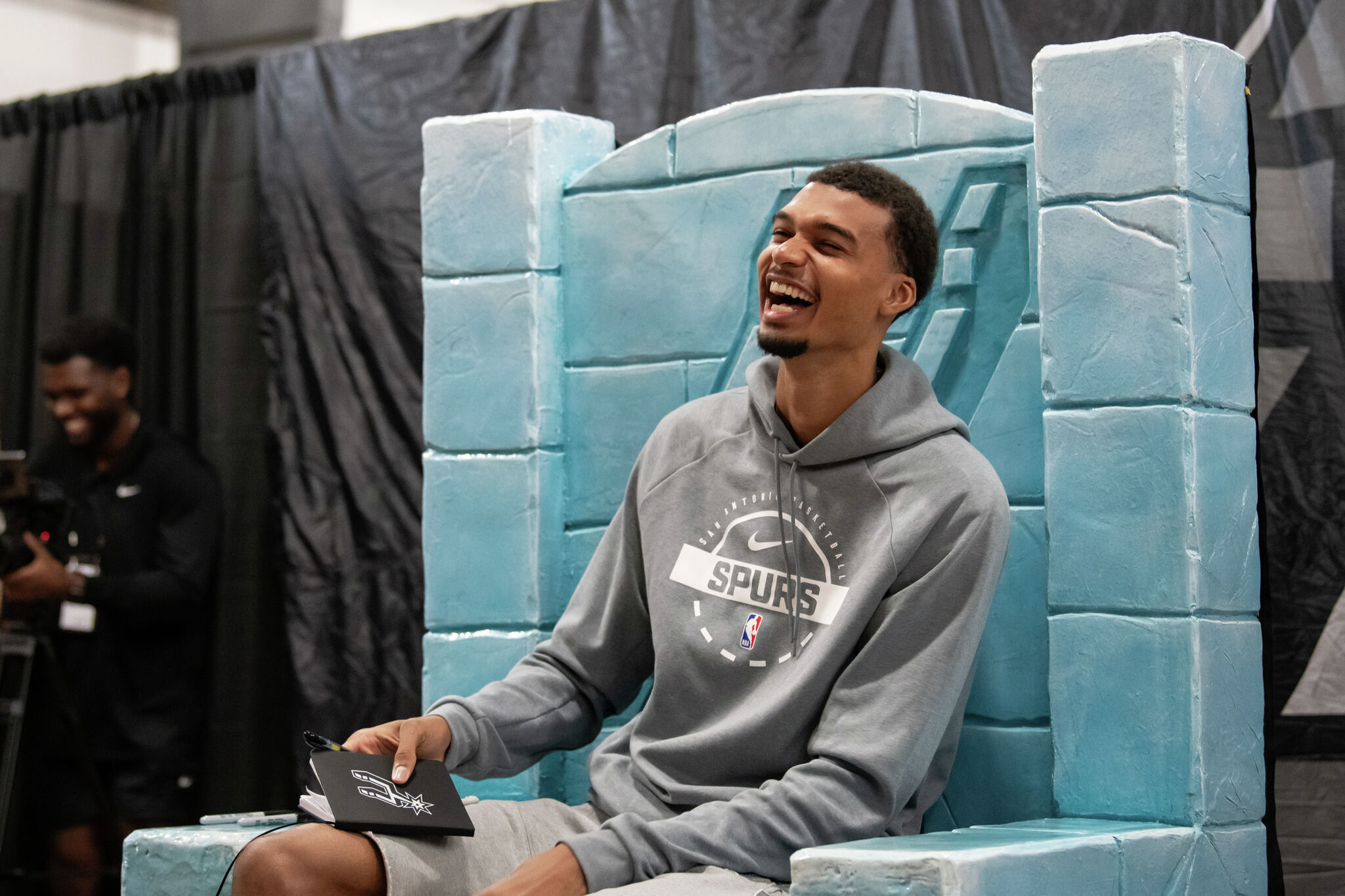 Spurs fly Jackals members to Las Vegas for NBA Cup Championship