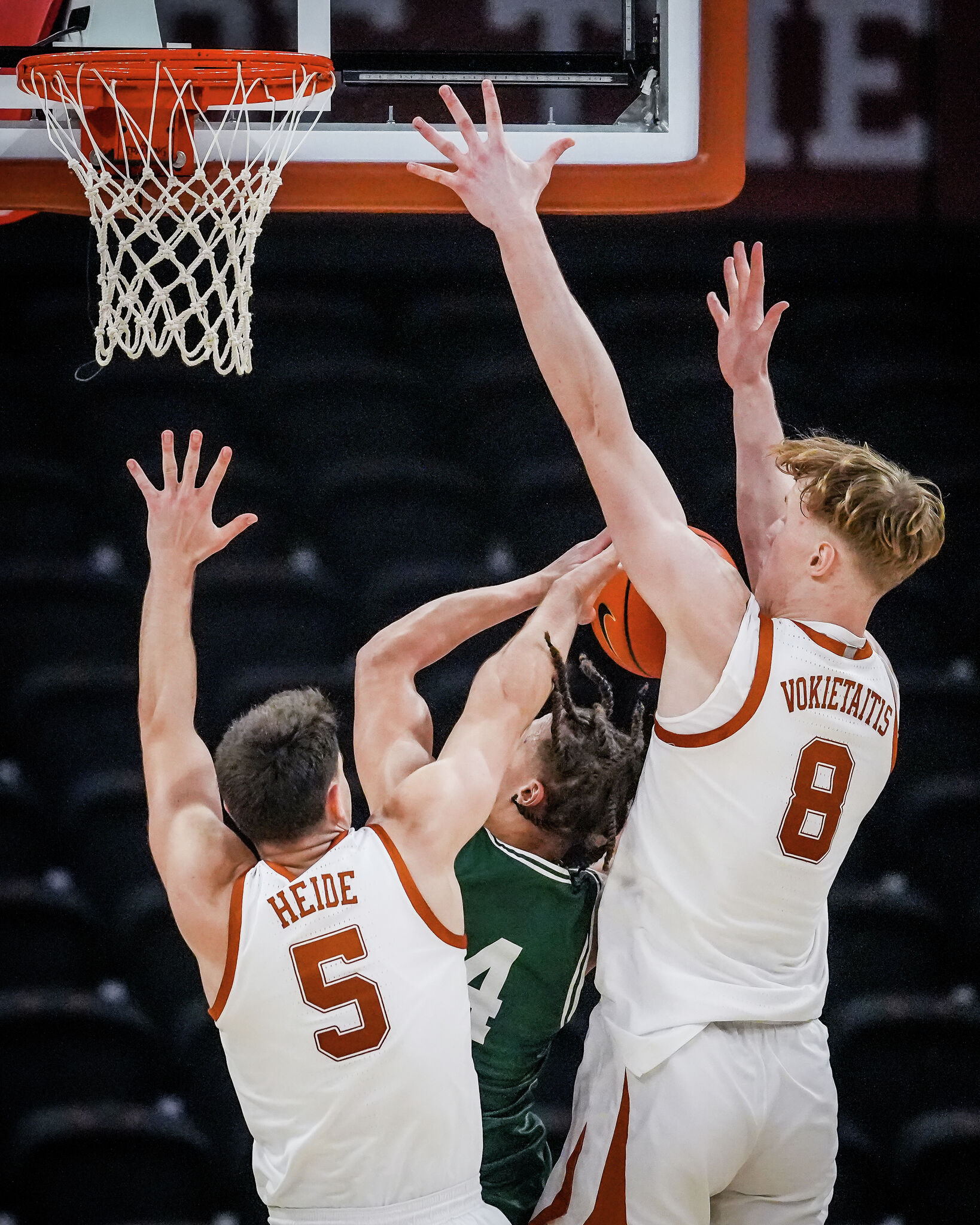 Texas Longhorns face challenge on defense with SEC basketball looming