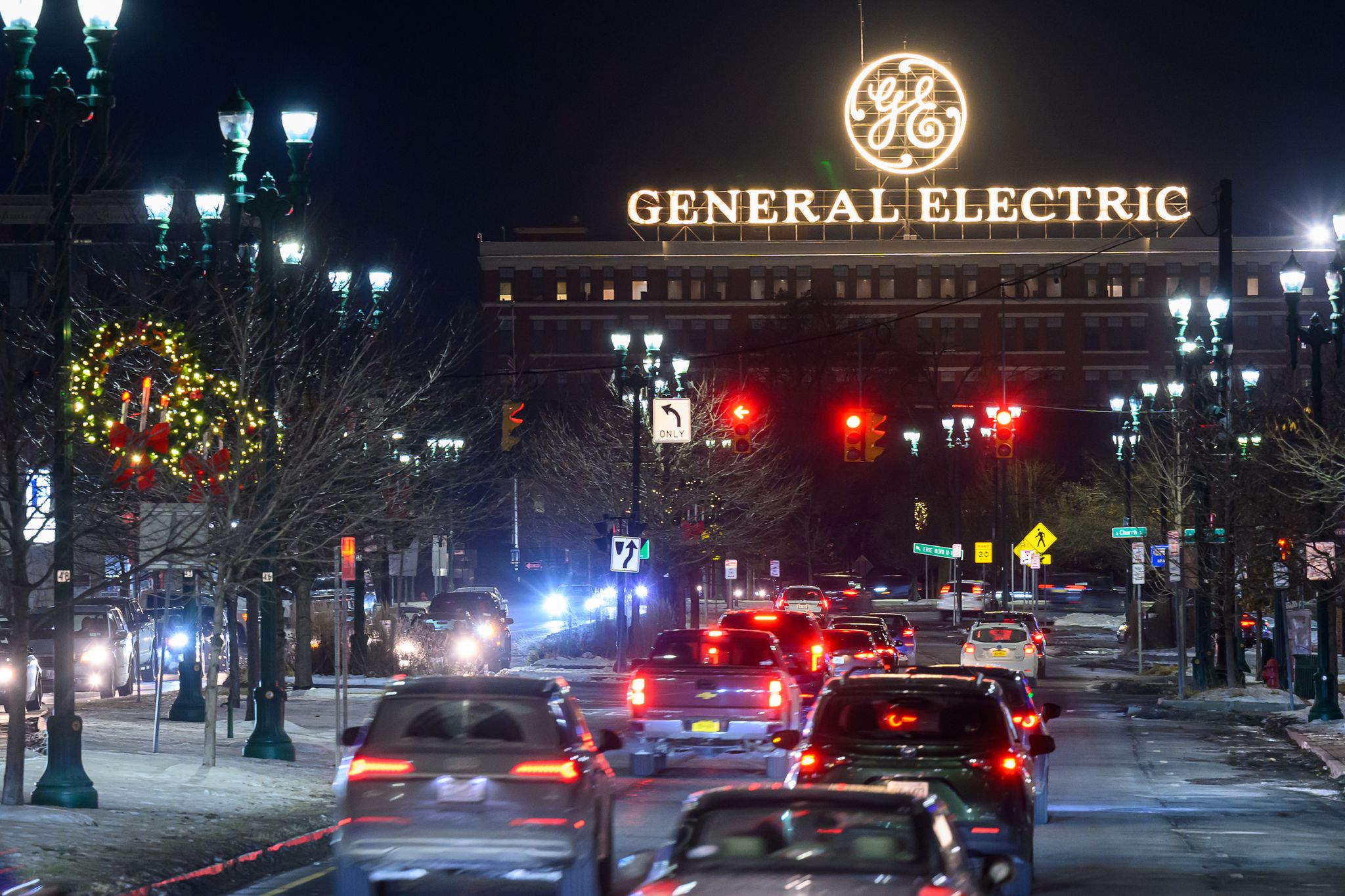 No holiday colors for historic General Electric sign this year