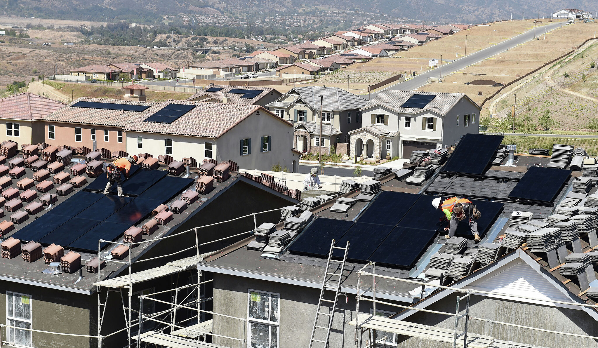 Blitz is on in California to install solar before Trump-imposed deadline