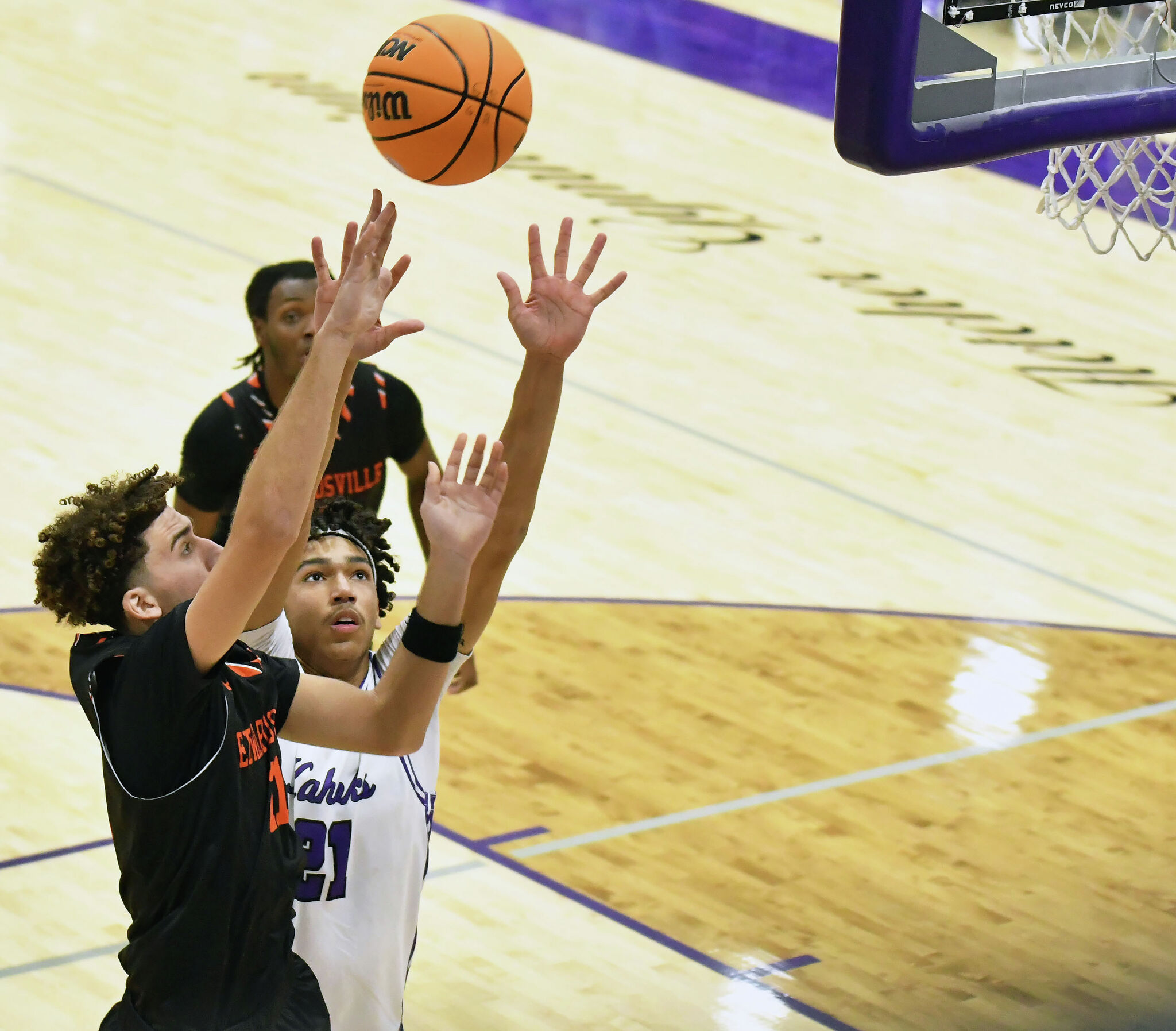 Edwardsville rallies in fourth quarter to top Collinsville