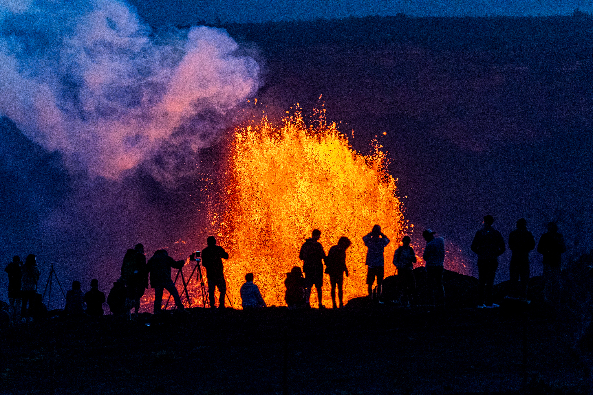 Striking satellite images show California fires, Hawaii volcano from space