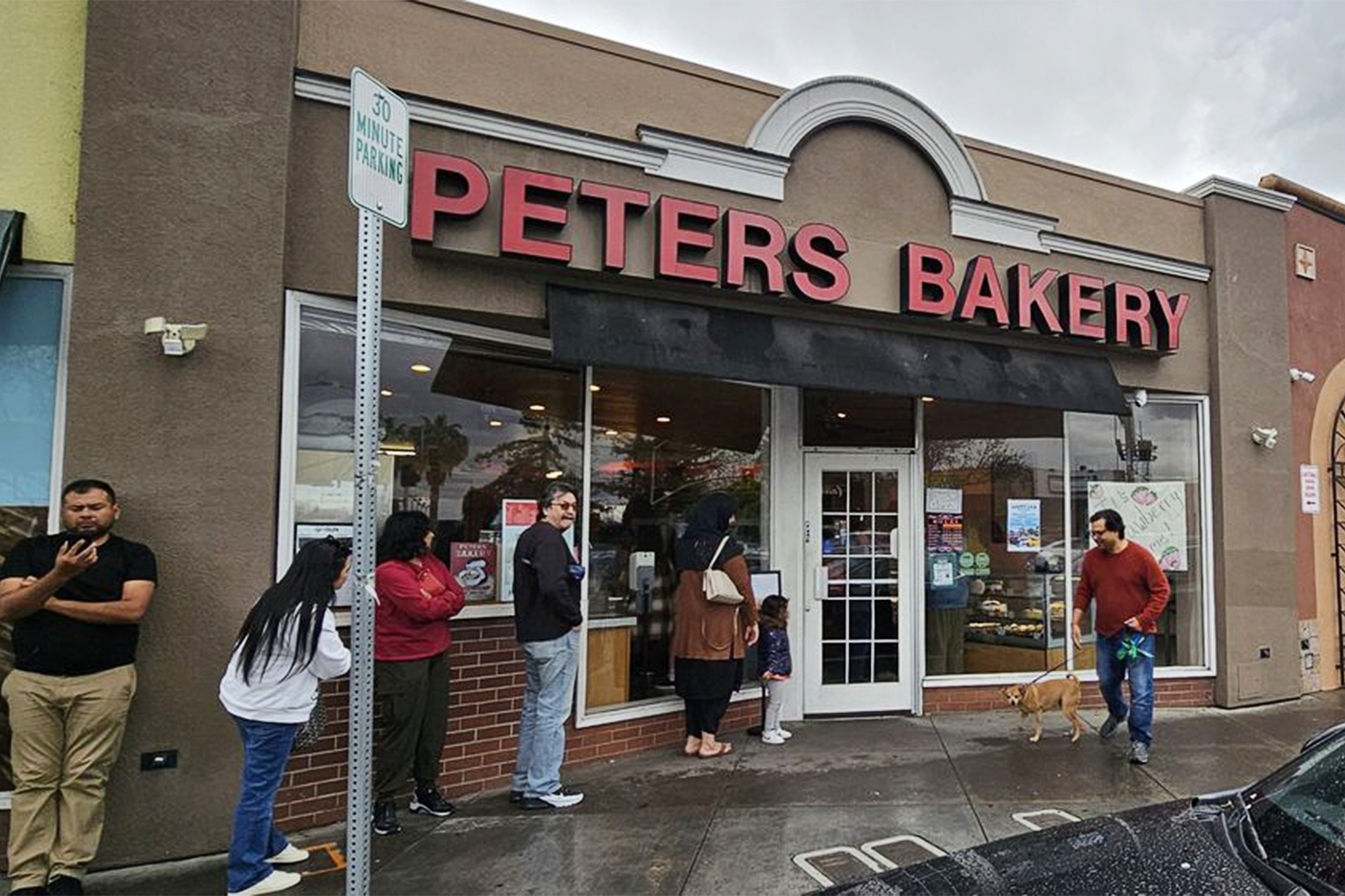 Viral video shows man vandalizing Bay Area bakery, attacking customer