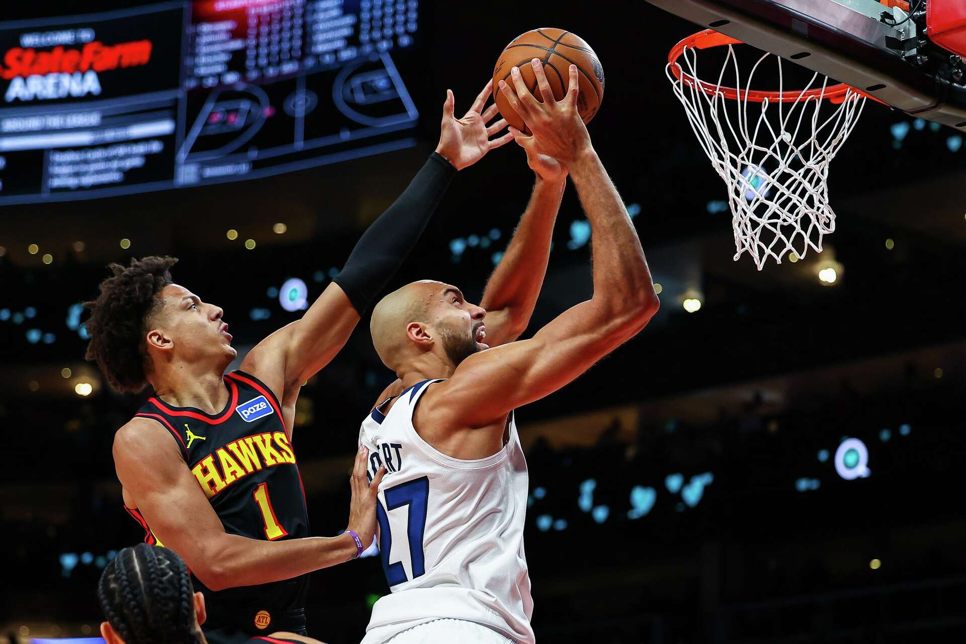 Johnson scores 34 points as Hawks roll past Timberwolves 126-102 to end 7- game losing streak