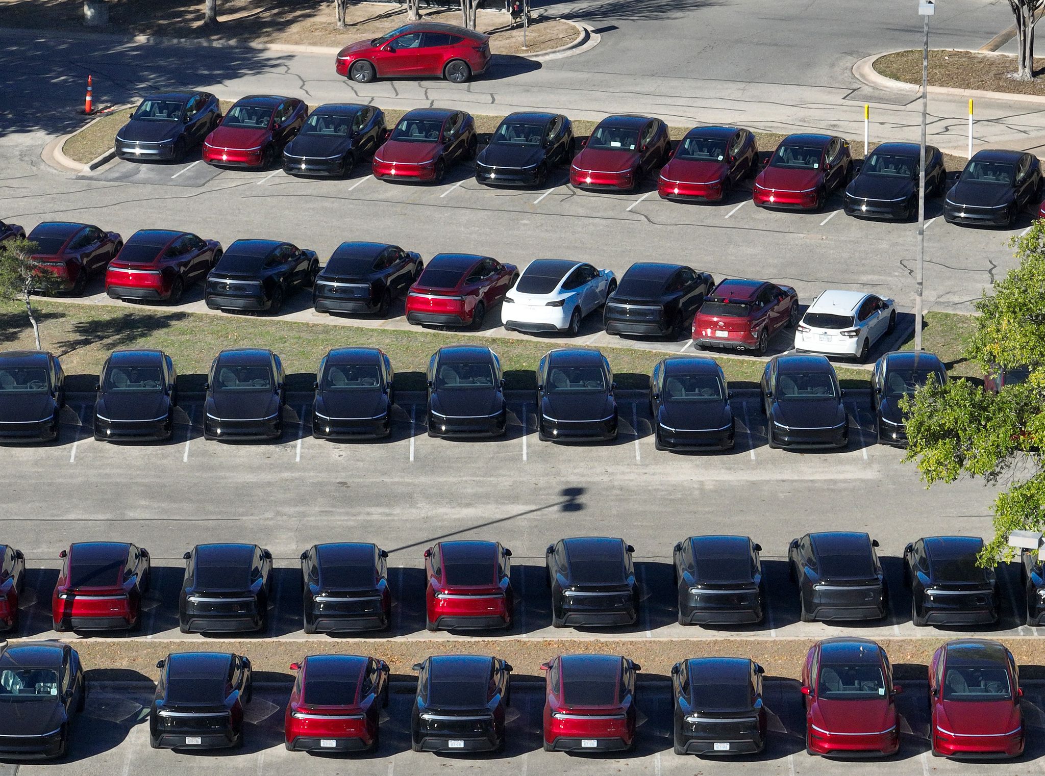 Most consumers don't prefer an EV as their next vehicle, survey says