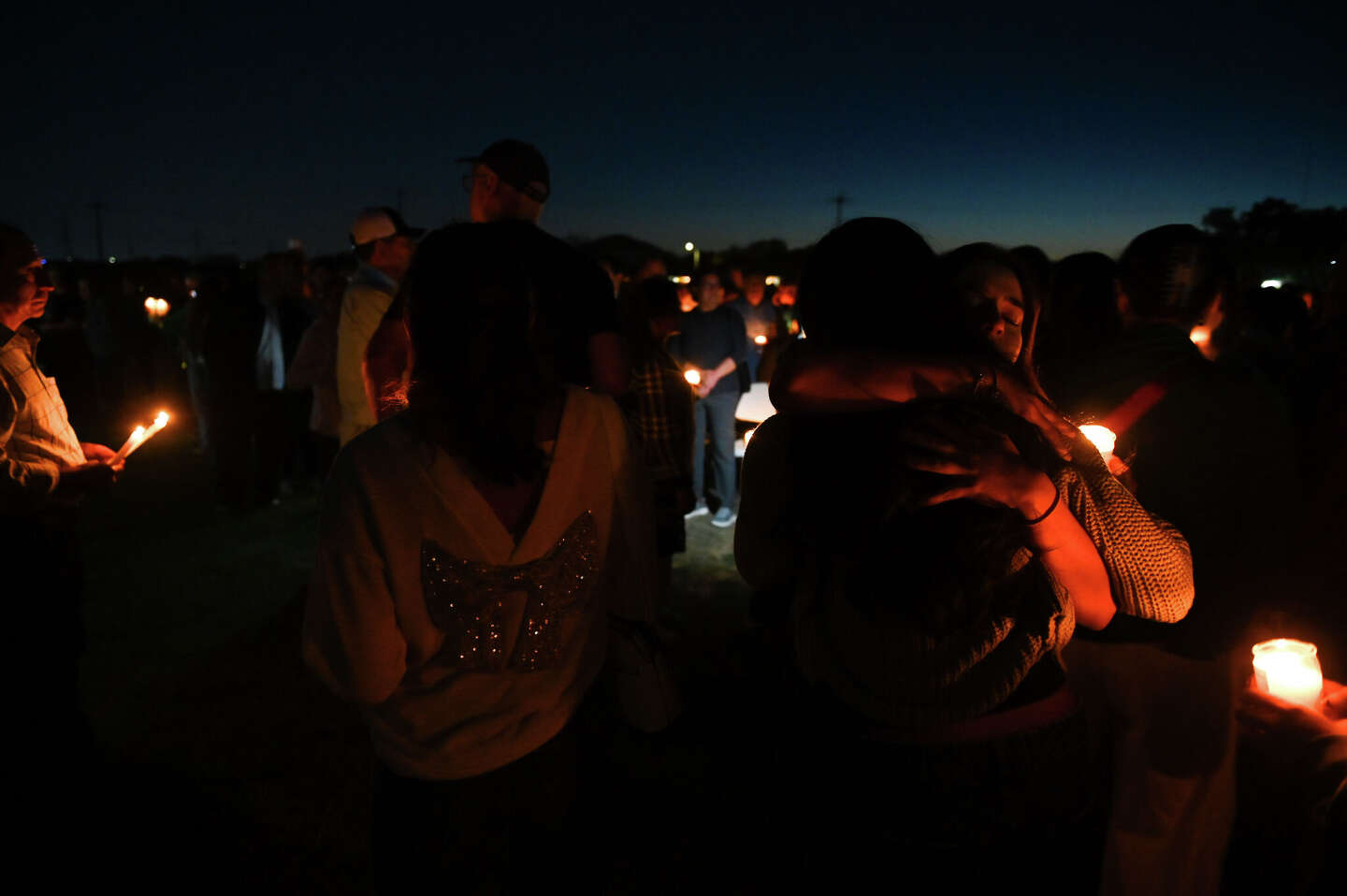 Hundreds mourn Camila Mendoza Olmos at candlelit balloon release
