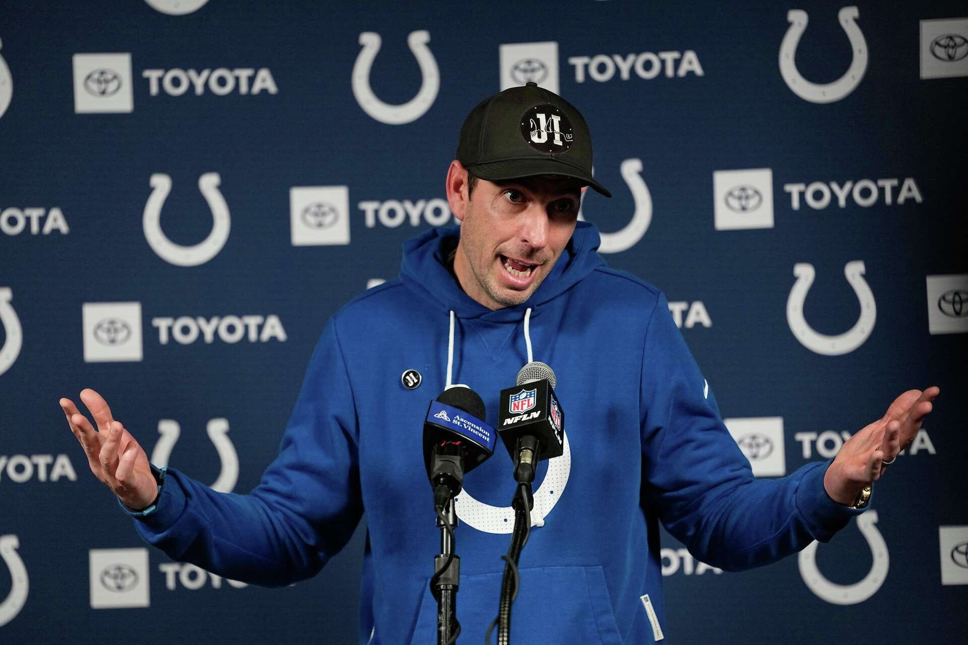 Colts why don't you just put up a billboard of the entire Irsay family  flipping us off and laughing? That's what it feels like. What a joke of an  organization., image size:1920x1280