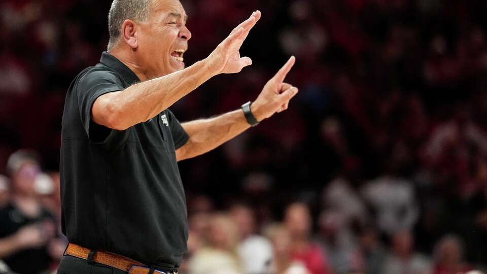 Houston head coach Kelvin Sampson yells out instructions to his team during the second half of an NCAA college basketball game against Texas Tech at Fertitta Center in Houston, Tuesday, Jan. 6, 2026.