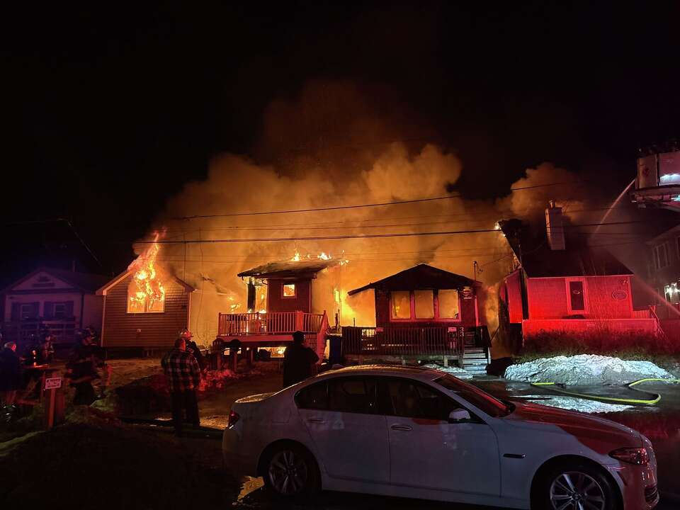 Stratford 2-alarm fire damages multiple homes near shoreline: Chief