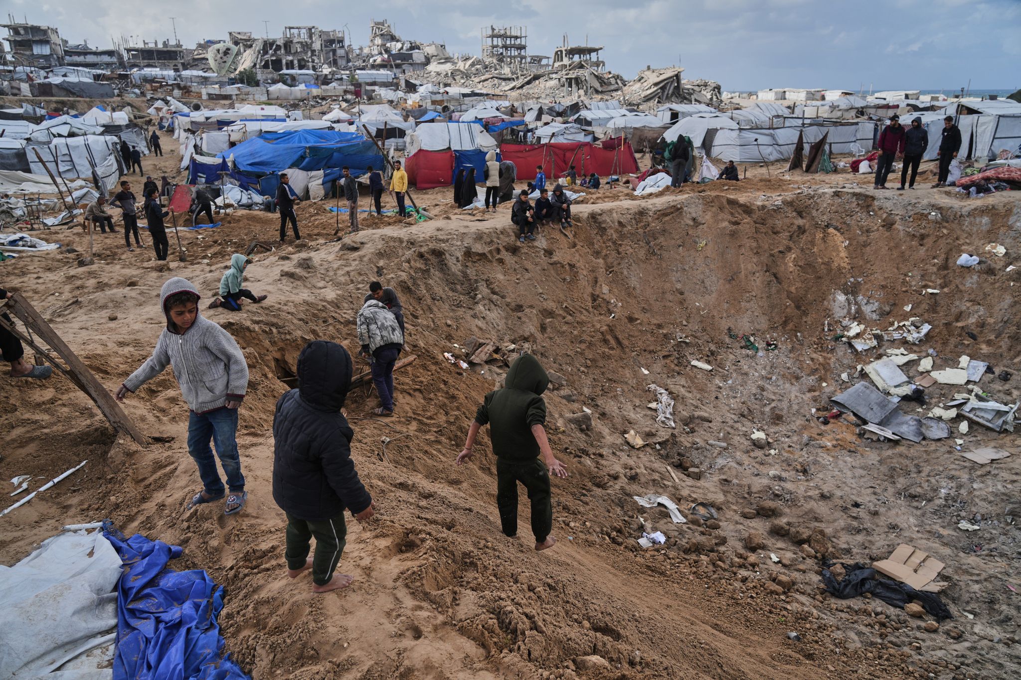 Ataques israelíes dejan al menos a 13 muertos en Gaza antes de que ...