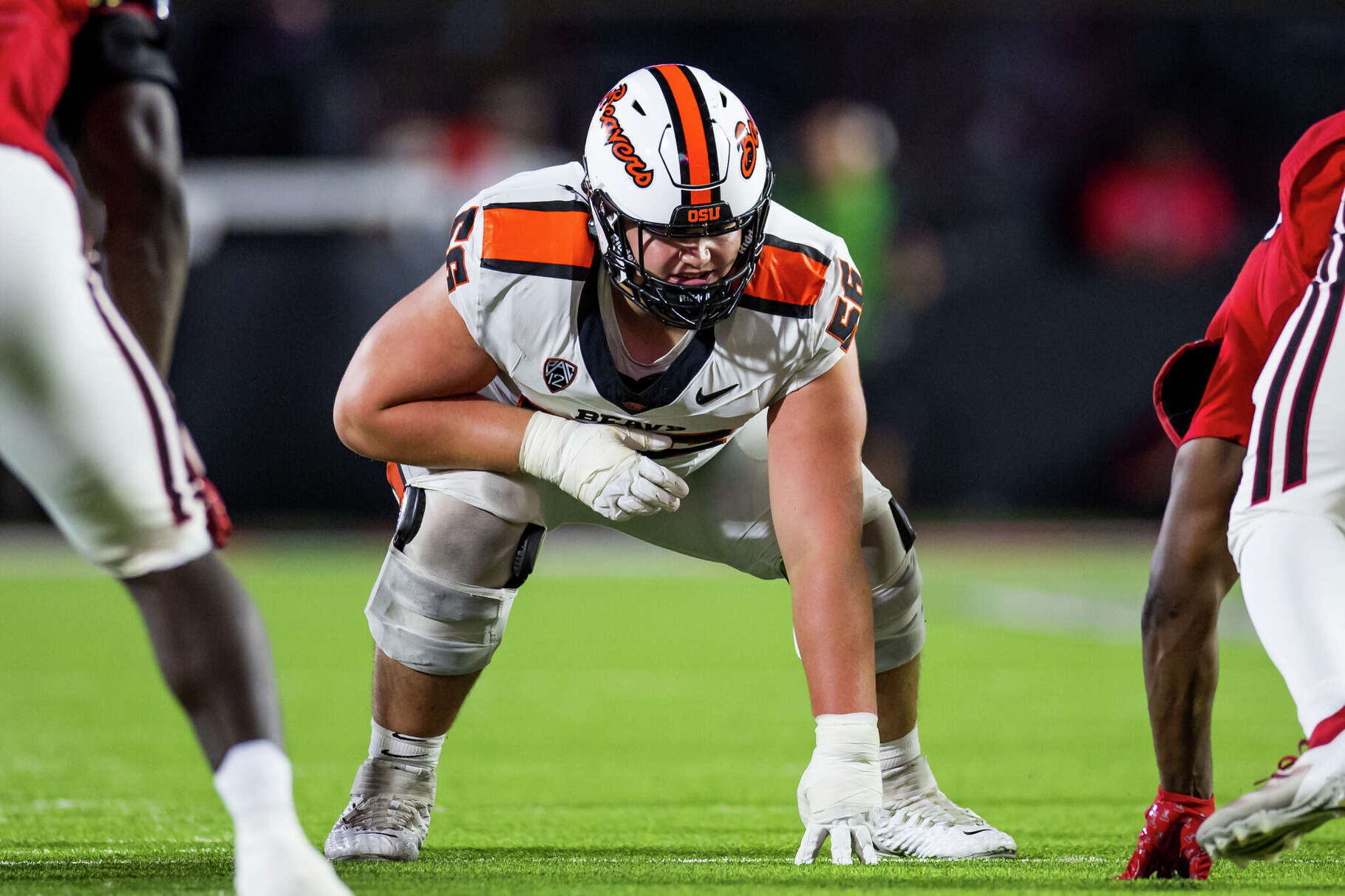 Oregon State offensive lineman Dylan Sikorski is transferring to Texas.