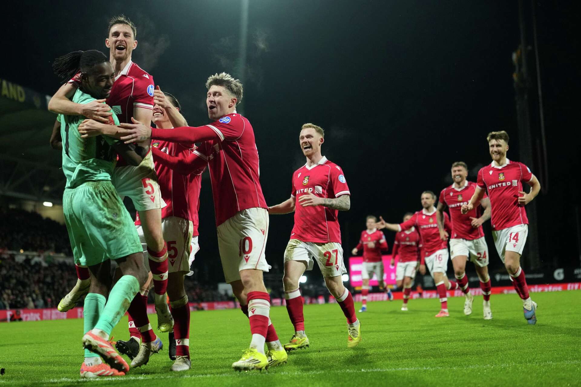 Historyczny wieczór w Pucharze Anglii: Wrexham sensacyjnie eliminuje Nottingham Forest