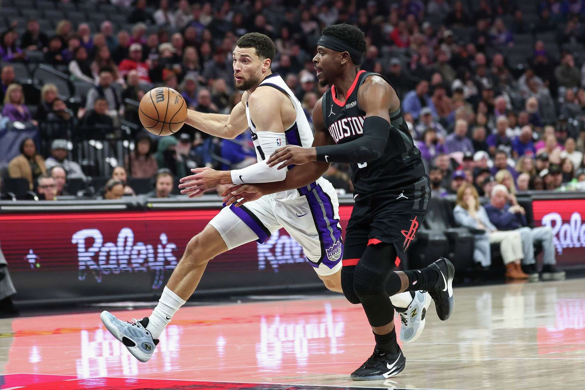 Rockets Fall Houston Rockets fall to Kings for third straight loss
