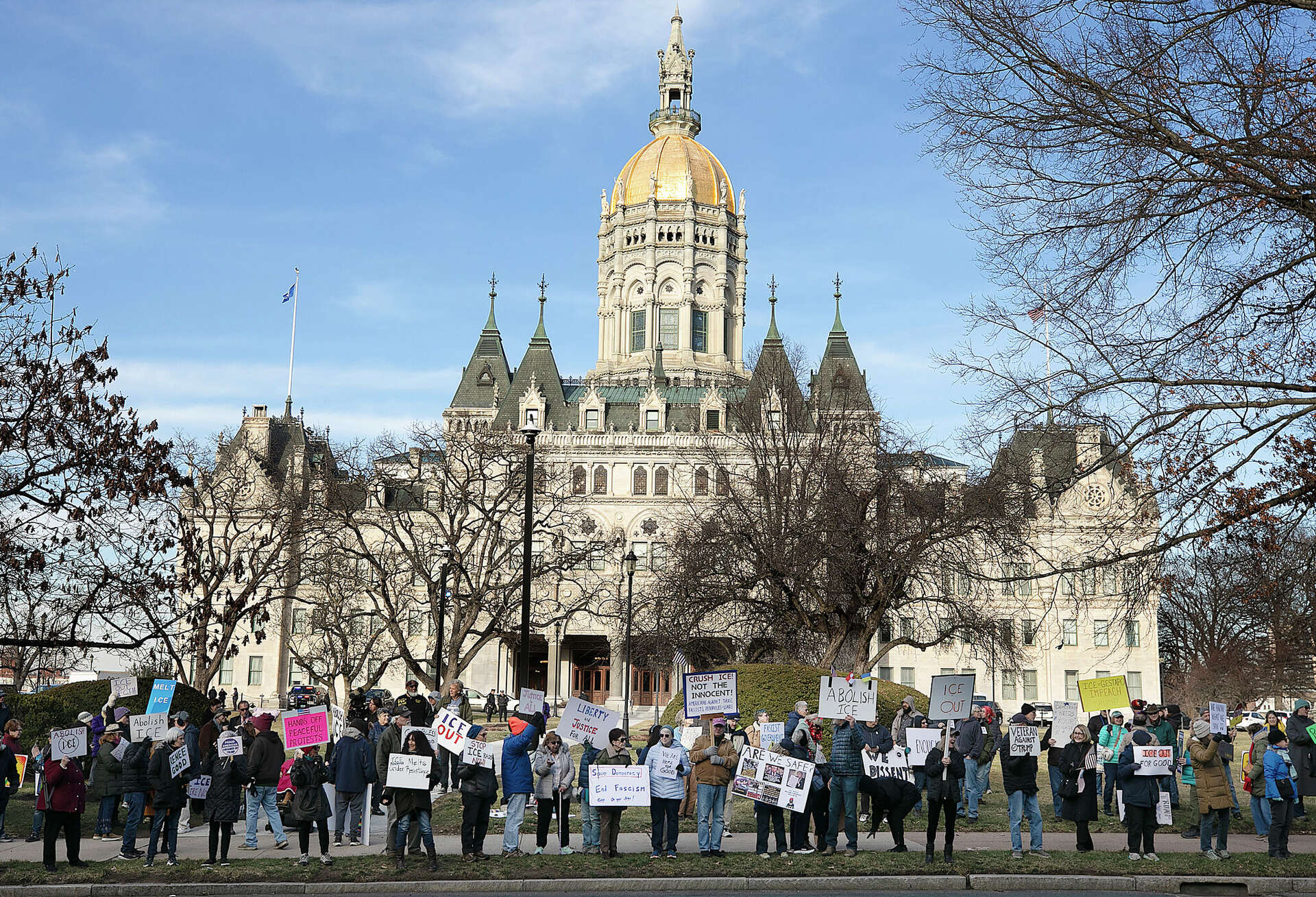 CT ICE protests held Friday in solidarity with Minnesota
