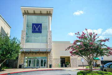 Ammonia leak sparks emergency evacuation at Houston mall