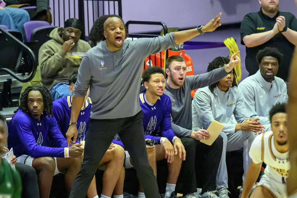 Dwayne Killings to return as UAlbany men's basketball coach in 2026-27