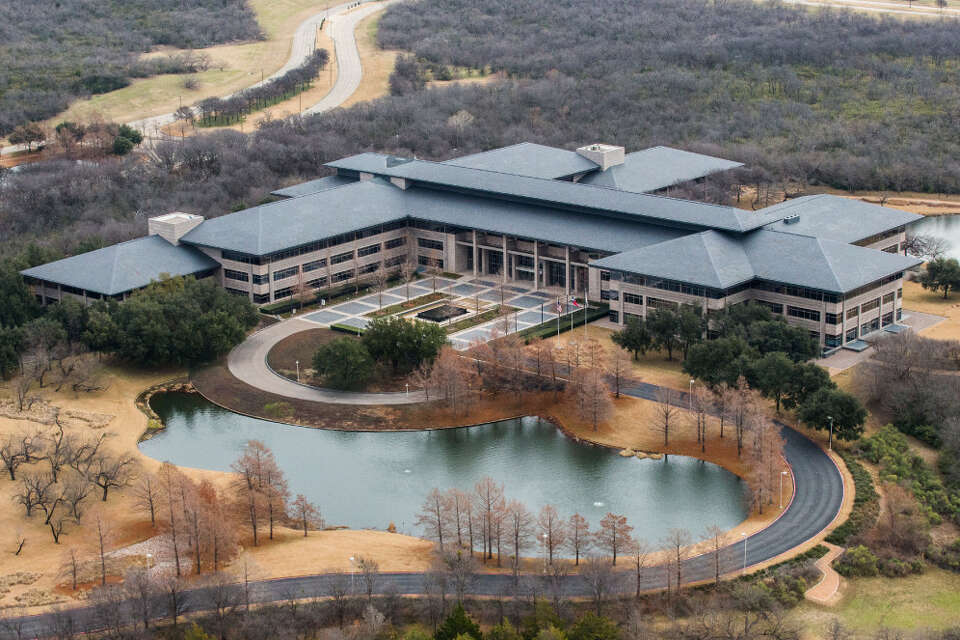 Exxonmobil Dallas Exxon Mobil to exit Irving headquarters for Houston-area megacampus