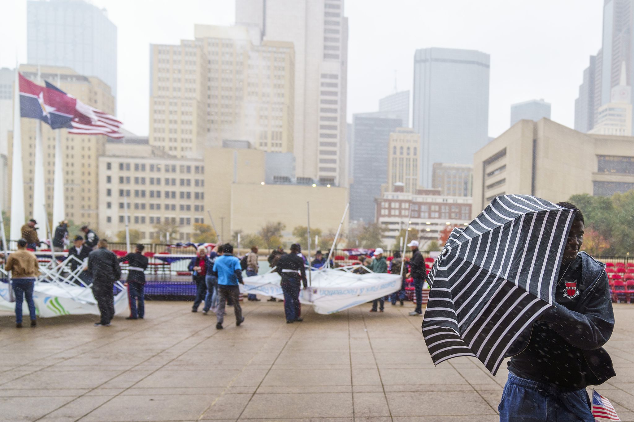 Dallas weather: Wind advisory in effect Friday, as cold front rolls in