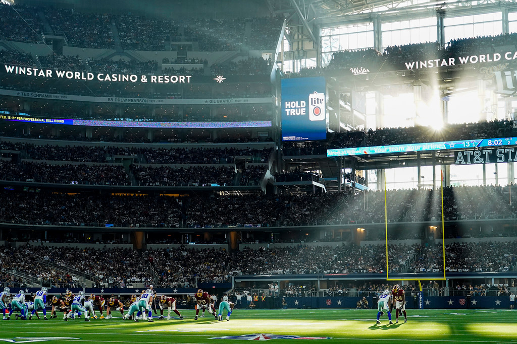 Pods, prepackaged food and an open roof (maybe): The game day ...