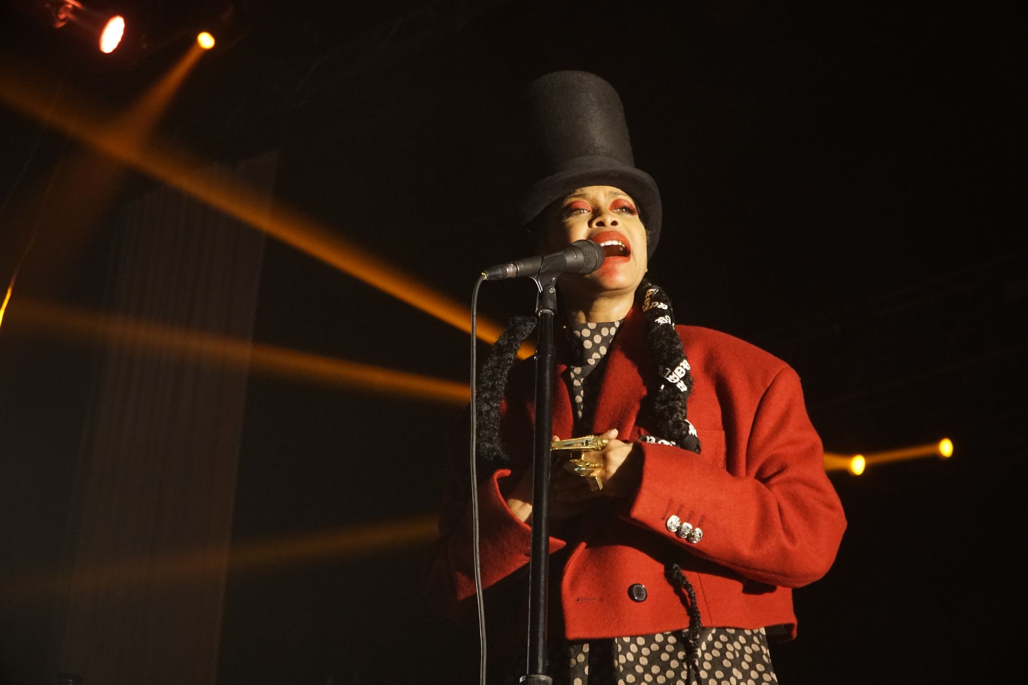 https://s.hdnux.com/photos/01/55/77/16/28832641/3/rawImage.jpg