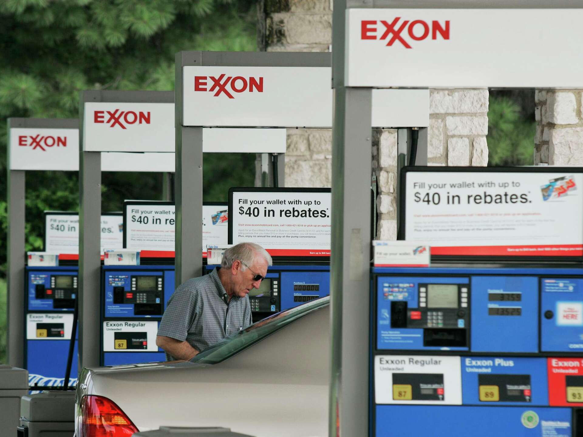 Exxon cuts $10 billion in capital spending, mostly in Permian Basin