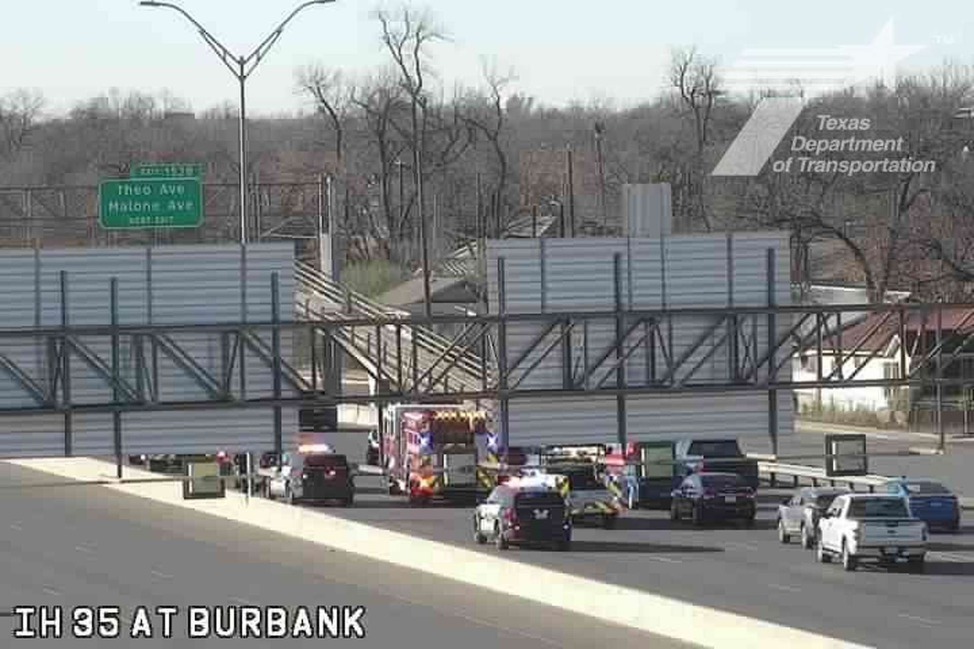 Traffic stop-and-go on I-35 in San Antonio after major crash