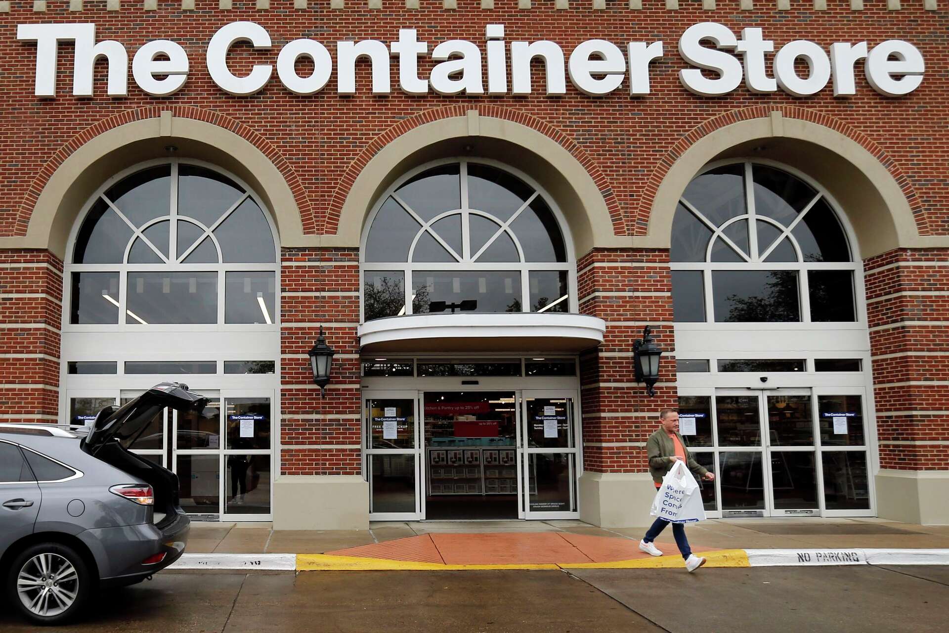Container Store Dallas Container Store CEO cuts pay to help with staff raises