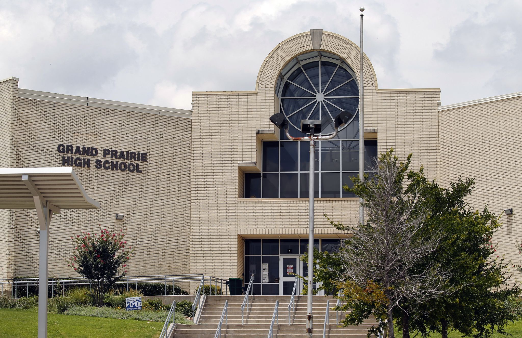 Accidental fire damages Grand Prairie High School building