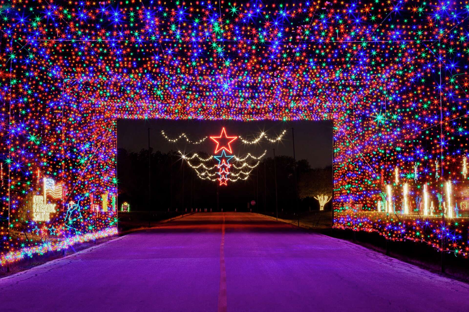 Prairie Lights, Grand Prairie's huge drive-through holiday display ...