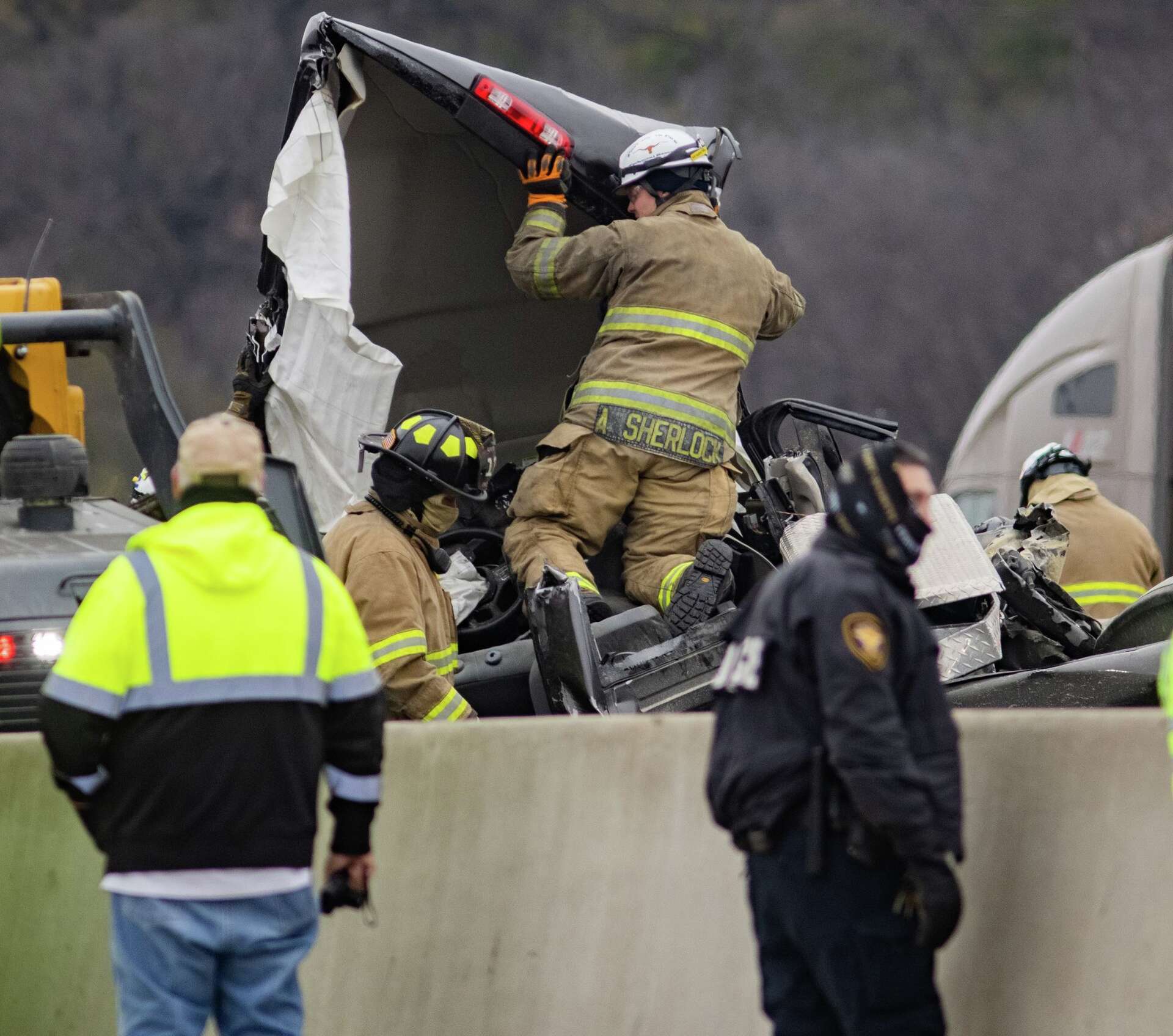 At least 6 dead in 133-car pileup in Fort Worth after freezing rain ...