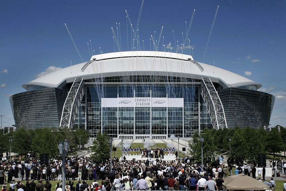 How Jerry Jones turned Dallas Cowboys into a $10 billion empire