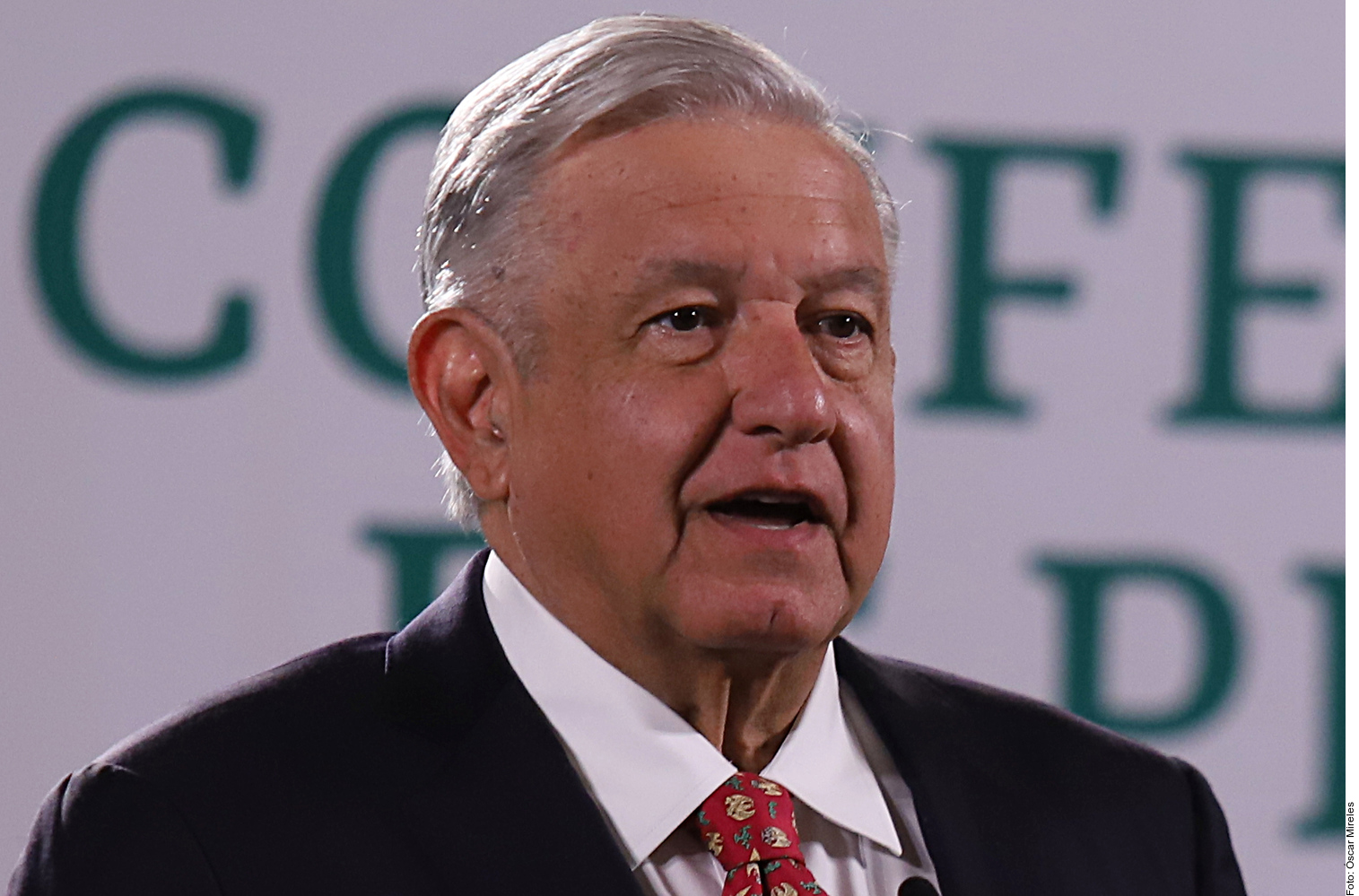 Cinco senadores de Estados Unidos se reúnen con López Obrador en México