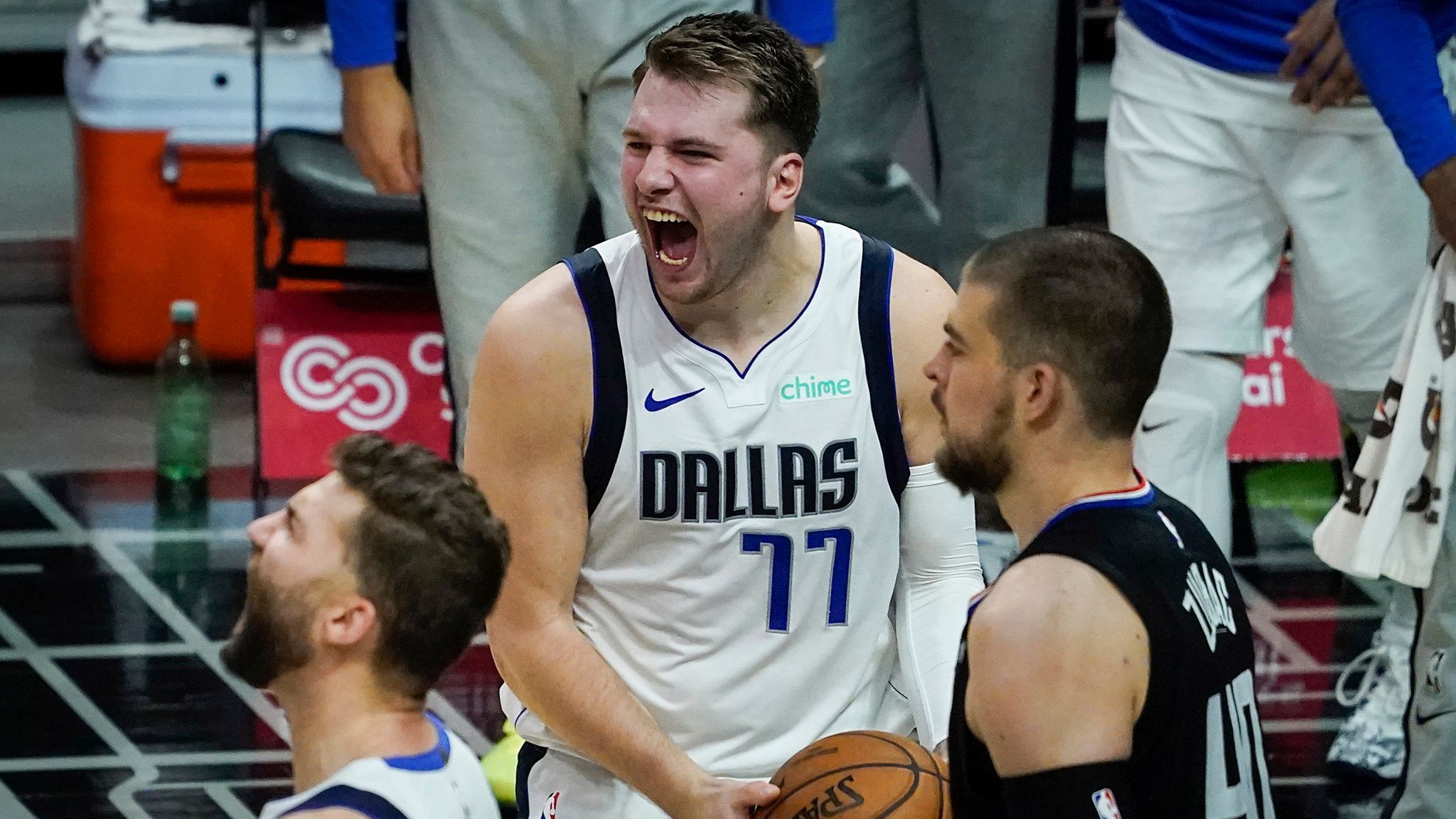 Luka Doncic dominates as Mavs take commanding 2-0 series lead over Clippers