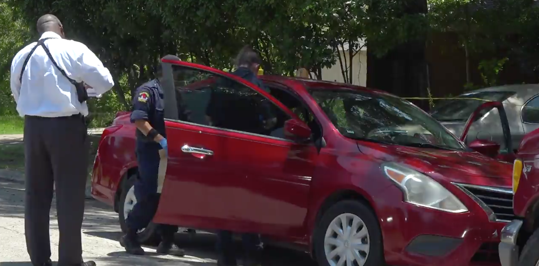 Man found fatally shot inside car in Pleasant Grove, Dallas police say