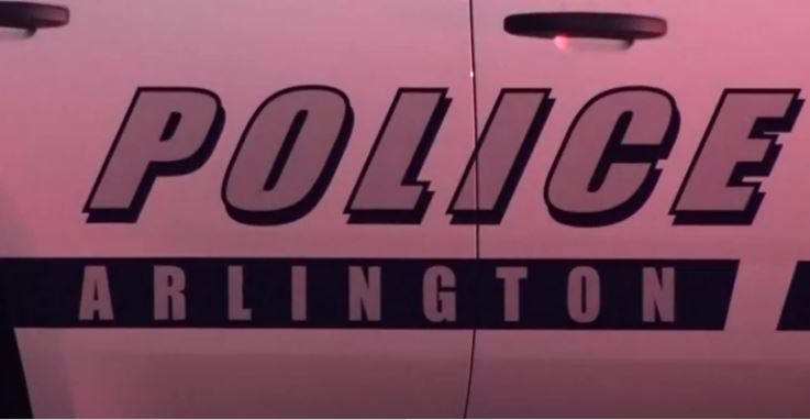 Man killed in shooting at Arlington apartment complex, police say