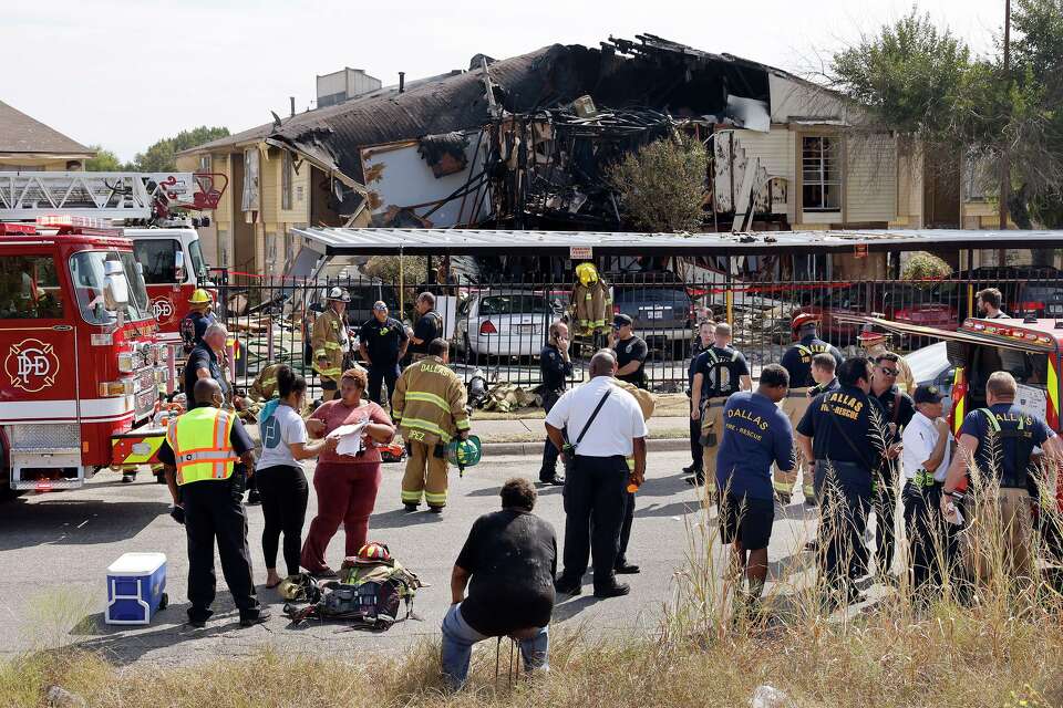 3 firefighters critical, 5 other people injured in explosion at ...