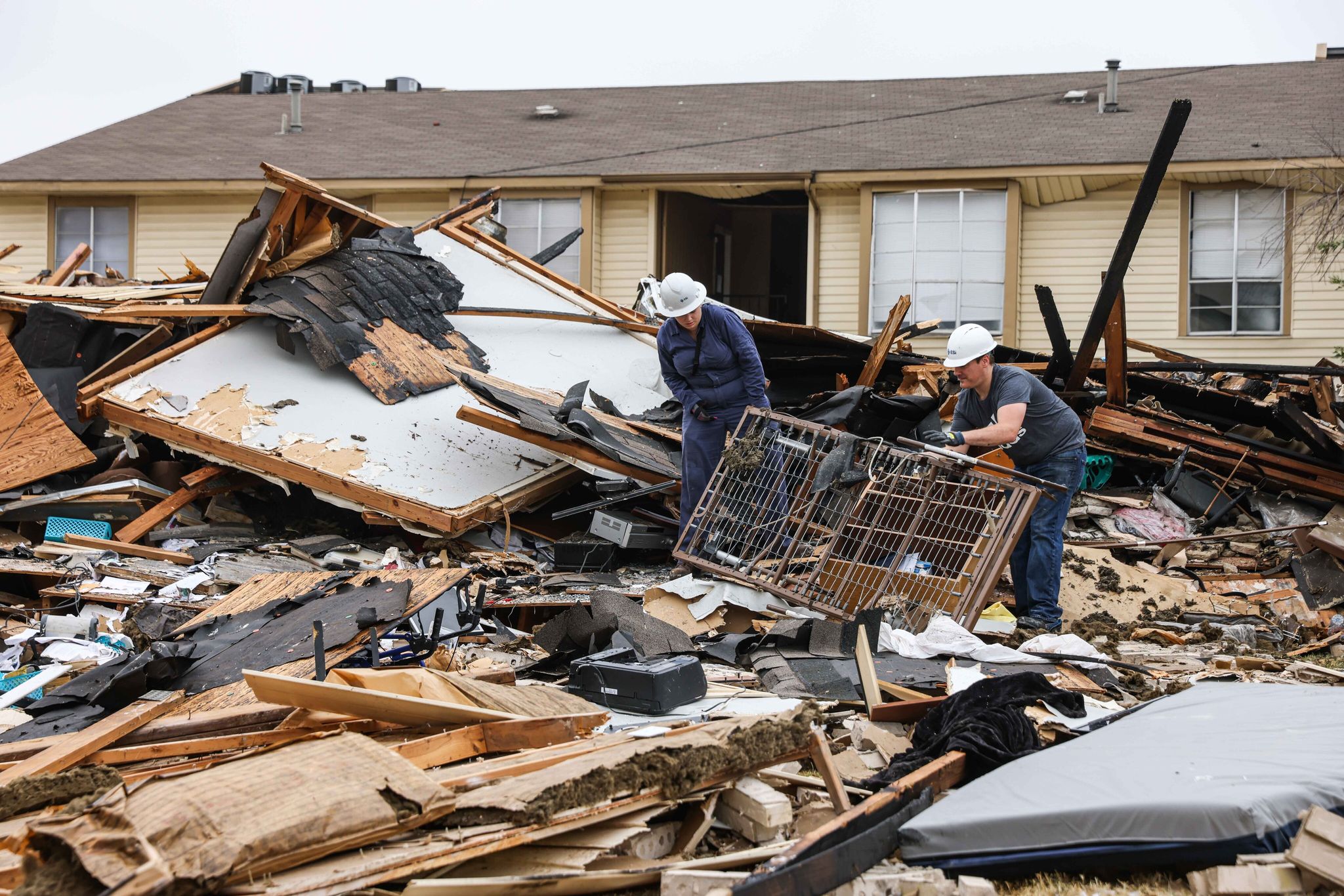 Residents remain displaced after southeast Oak Cliff apartment blast ...