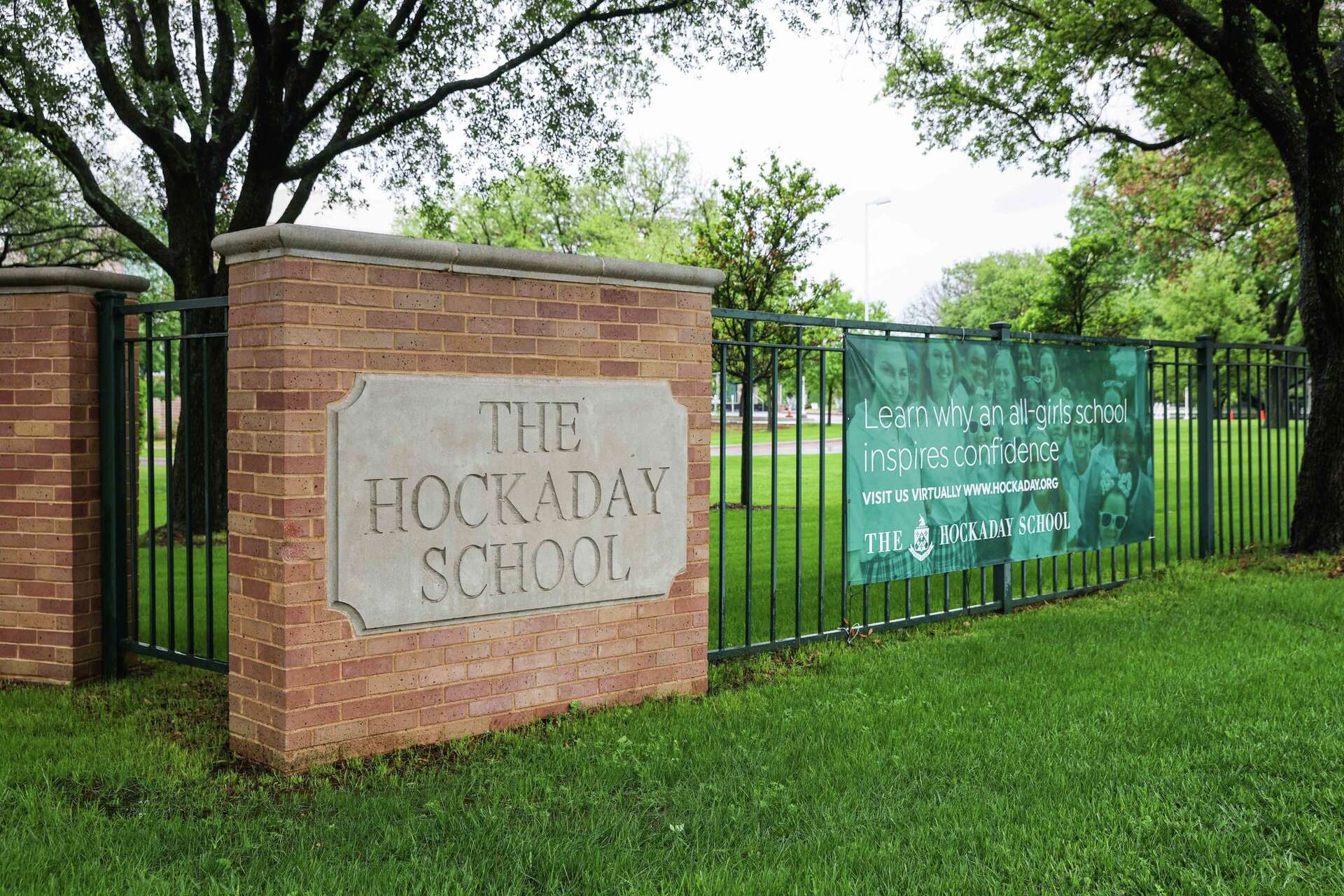 Dallas' all-girls Hockaday School no longer requires white graduation dresses Dallas' all-girls Hockaday School no longer requires white graduation dresses